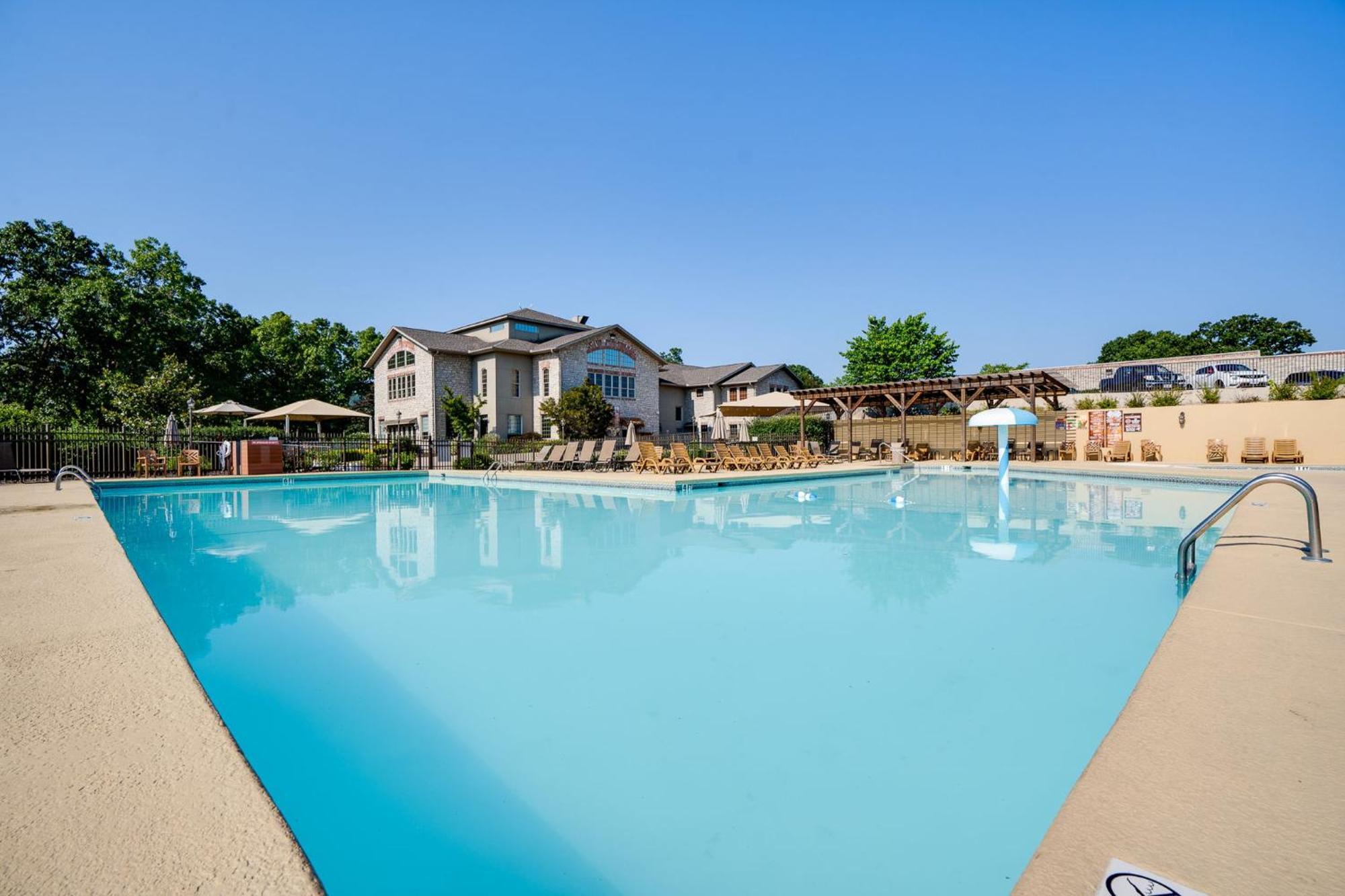 Elegant Lakeside Retreat In Branson Exteriér fotografie